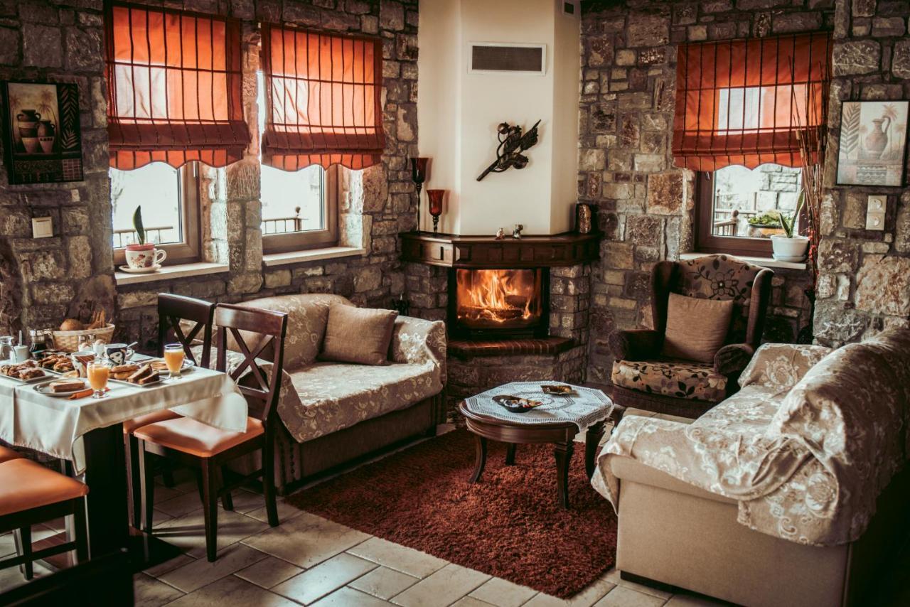 Filoxenia Hotel Koutsodimos Bagian luar foto