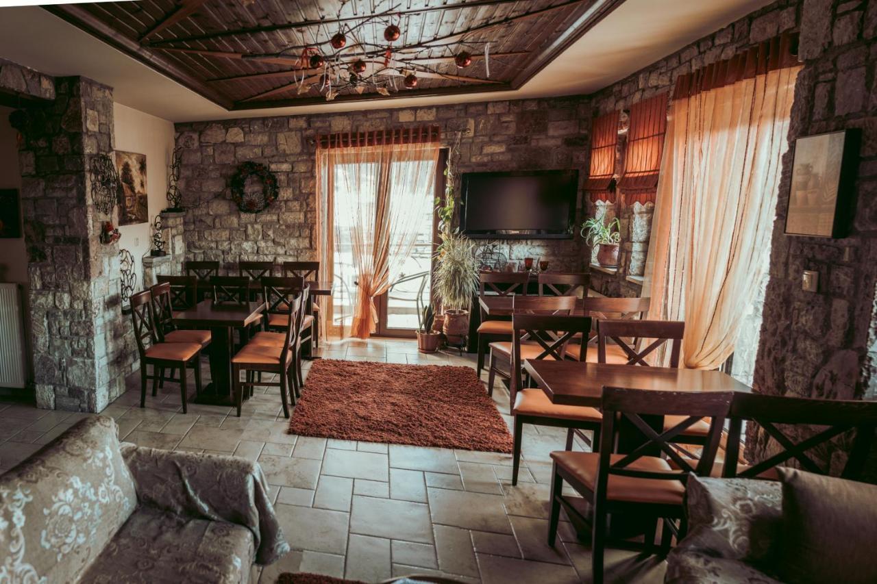 Filoxenia Hotel Koutsodimos Bagian luar foto