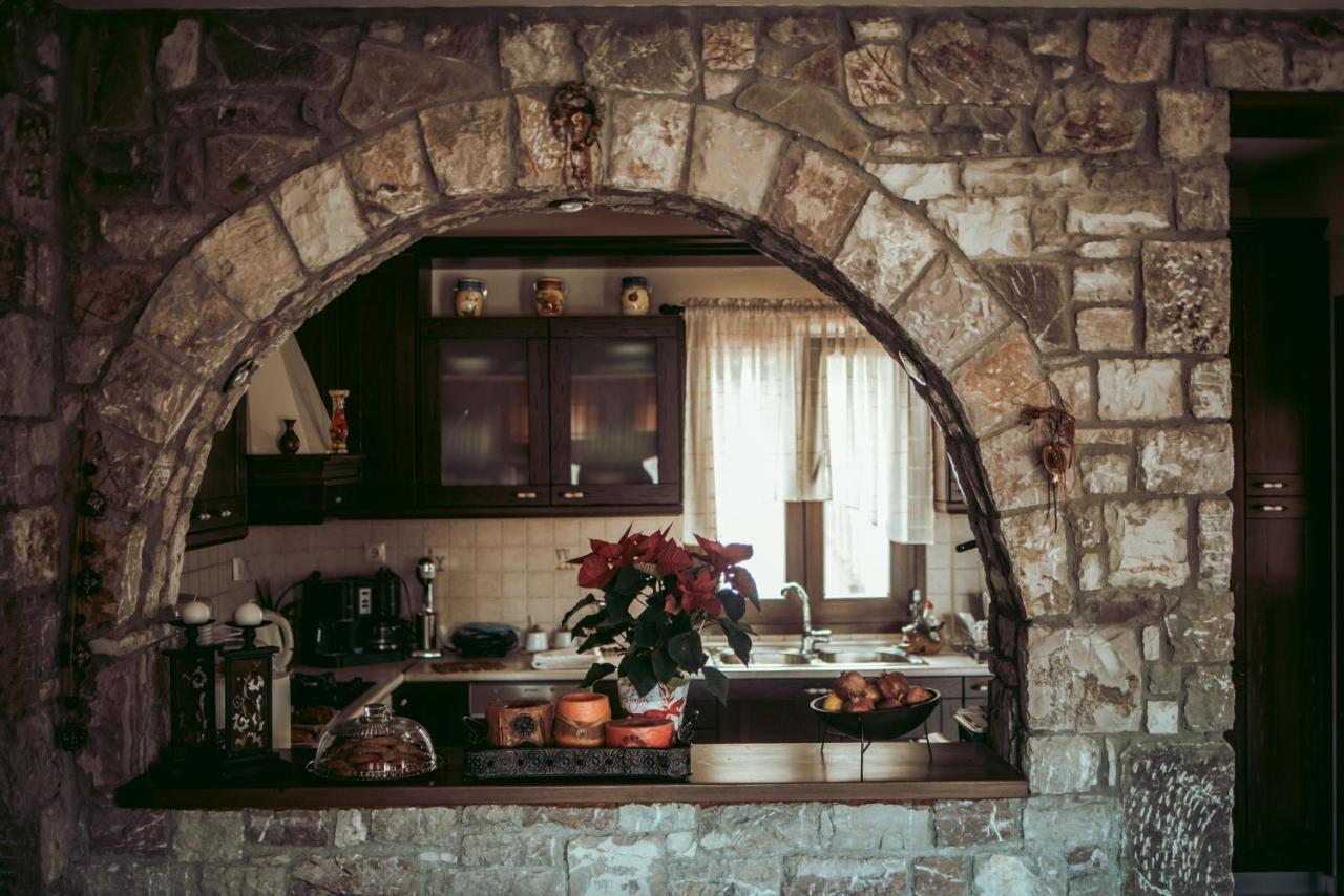 Filoxenia Hotel Koutsodimos Bagian luar foto